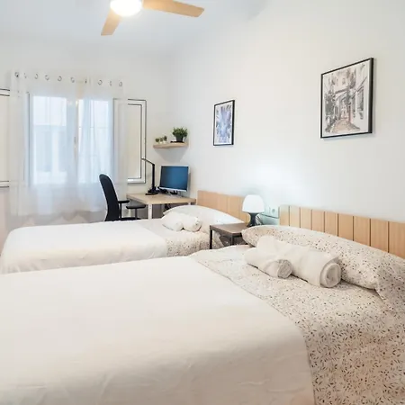 A 15 Minutos De La Juderia Con Parking Apartmán